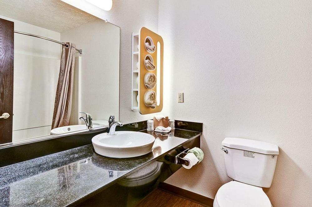 Economy Inn Pittsburgh Airport Moon Township 외부 사진
